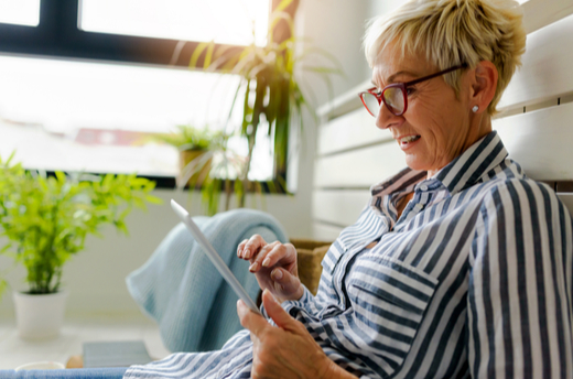 Woman_Using_Tablet