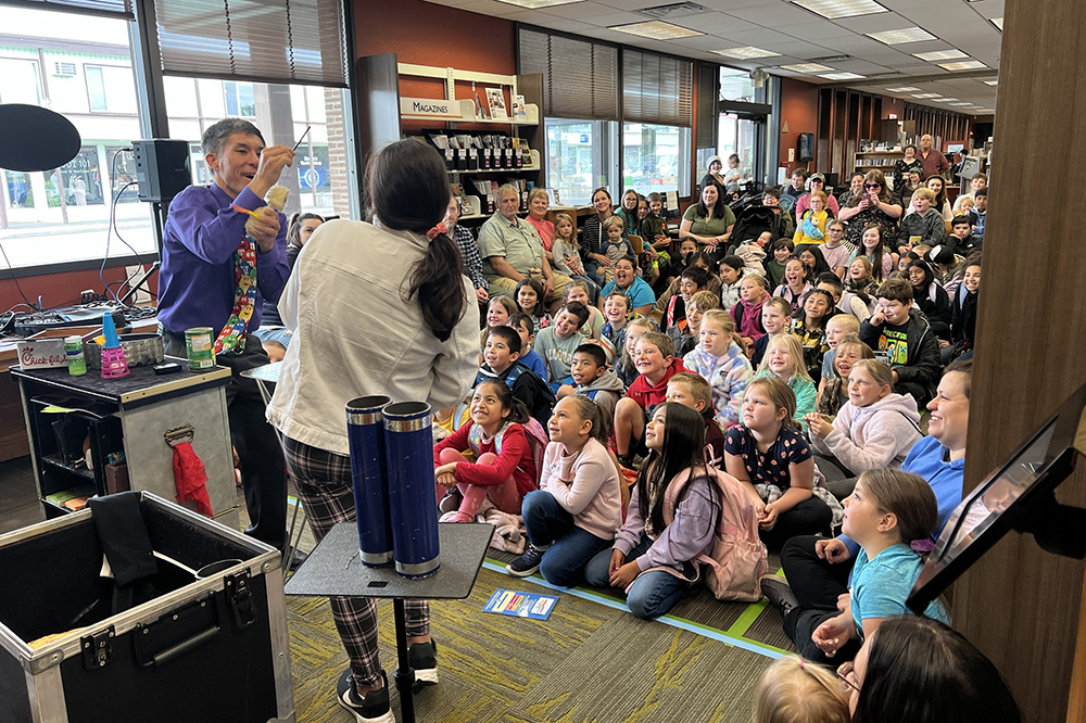 Jeff Evans performs at NOLS Forks Branch