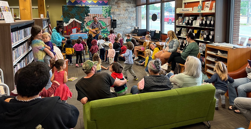 NOLS Red Yarn performs at Forks Branch